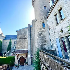 superbe-appartement-au-chateau-dallaman-de-80m2.hotels-rhonealpes.com/